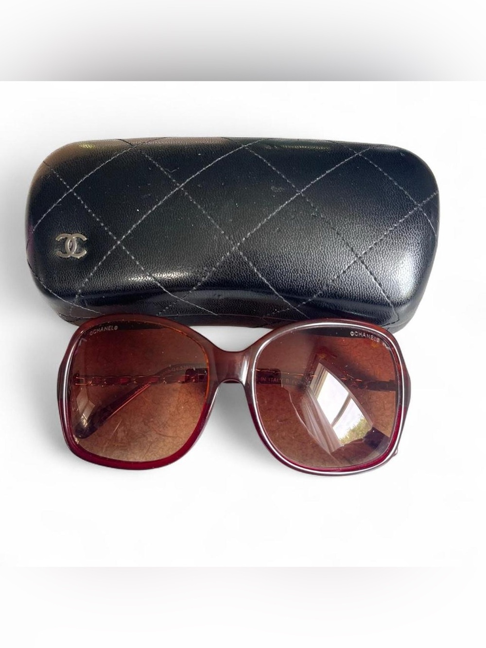 CHANEL • AUTHENTIC 5210-Q BURGUNDY OVERSIZED LEATHER CC CHAIN ARM SUNGLASSES